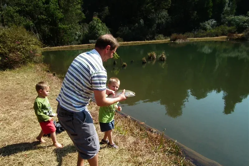 Family trout fishing at Cheerio Gardens in Magoebaskloof